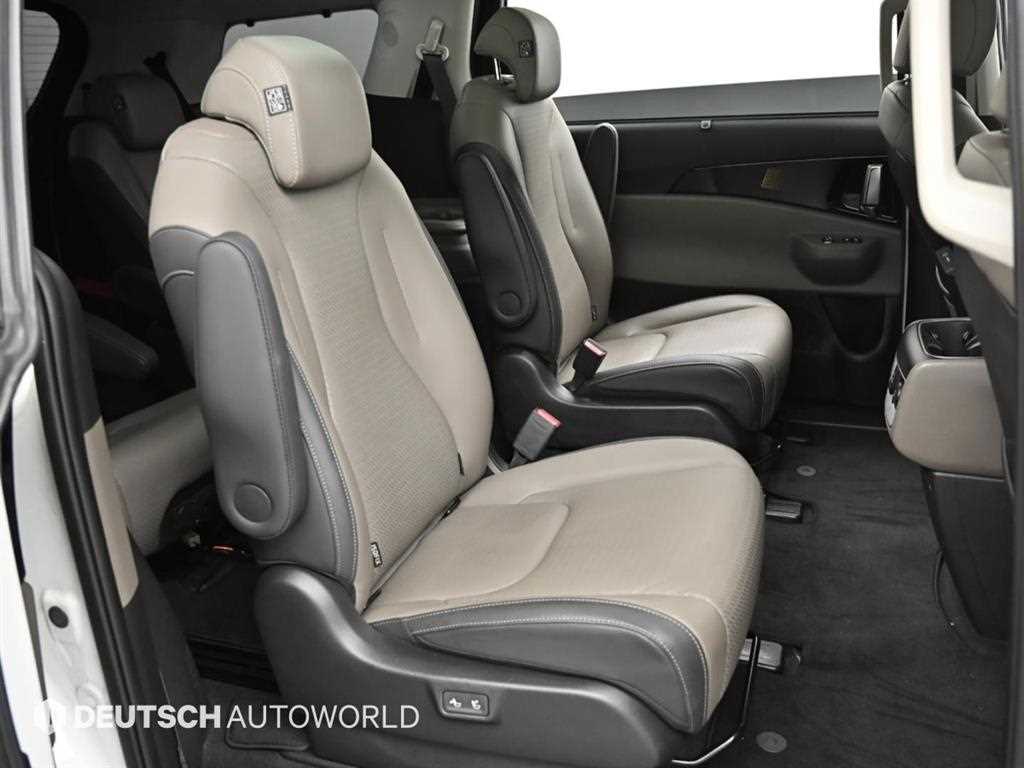 KIA Carnival - Vista 12