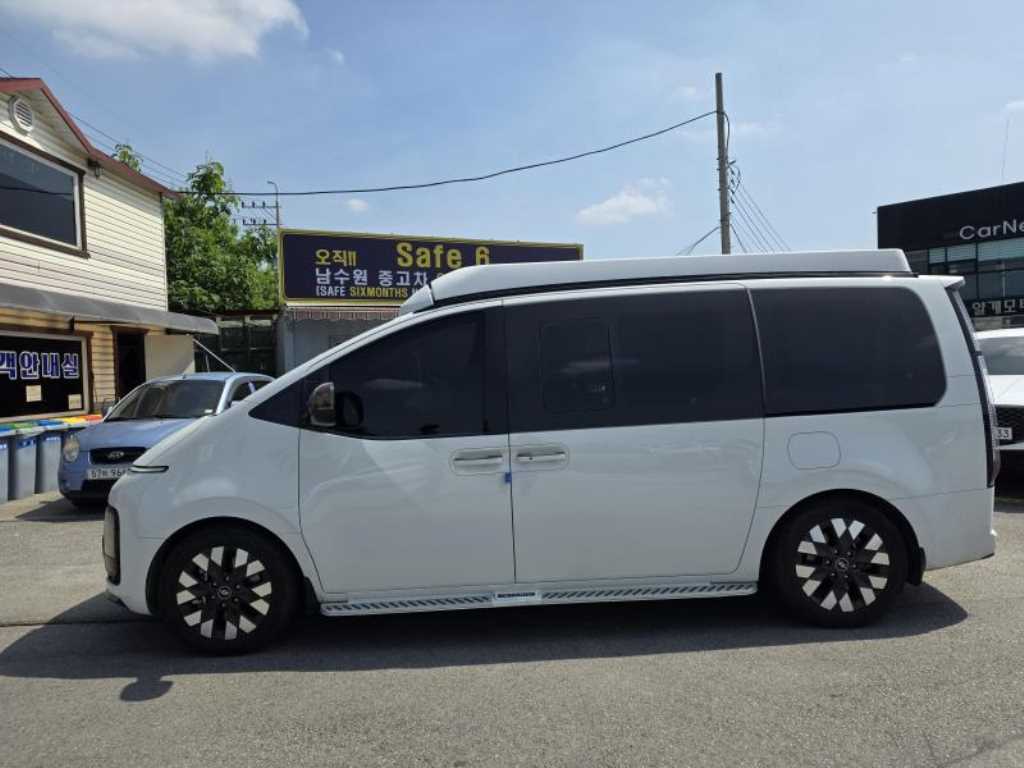 HYUNDAI Staria - Vista 3