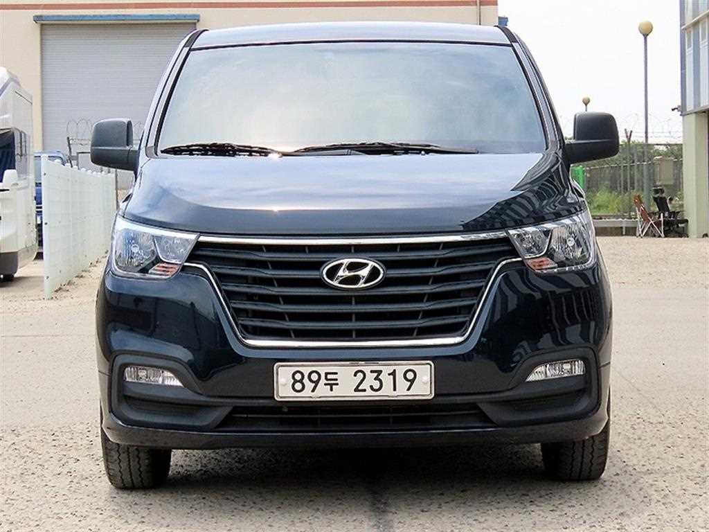 HYUNDAI Starex 2021 Gris - Importación desde Corea - HF Imports Iquique - Foto 1