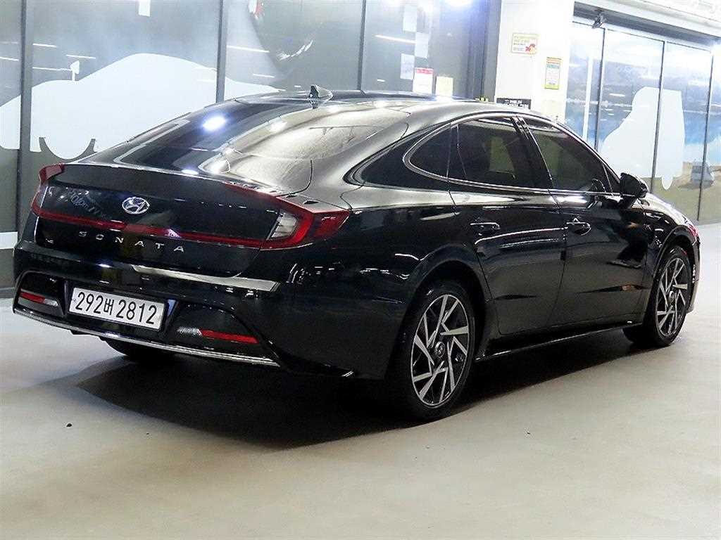 HYUNDAI Sonata - Vista 4