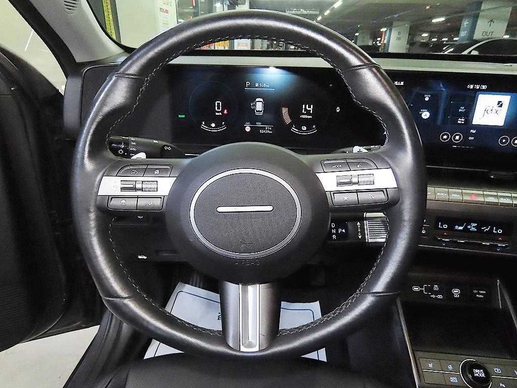 HYUNDAI Kona - Vista 8