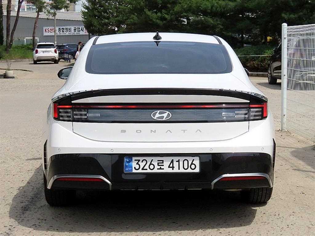 HYUNDAI Sonata - Vista 4
