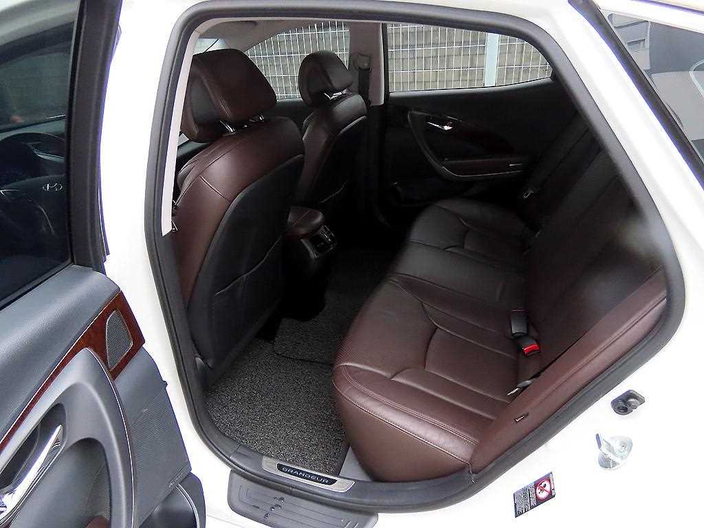 HYUNDAI Grandeur - Vista 6