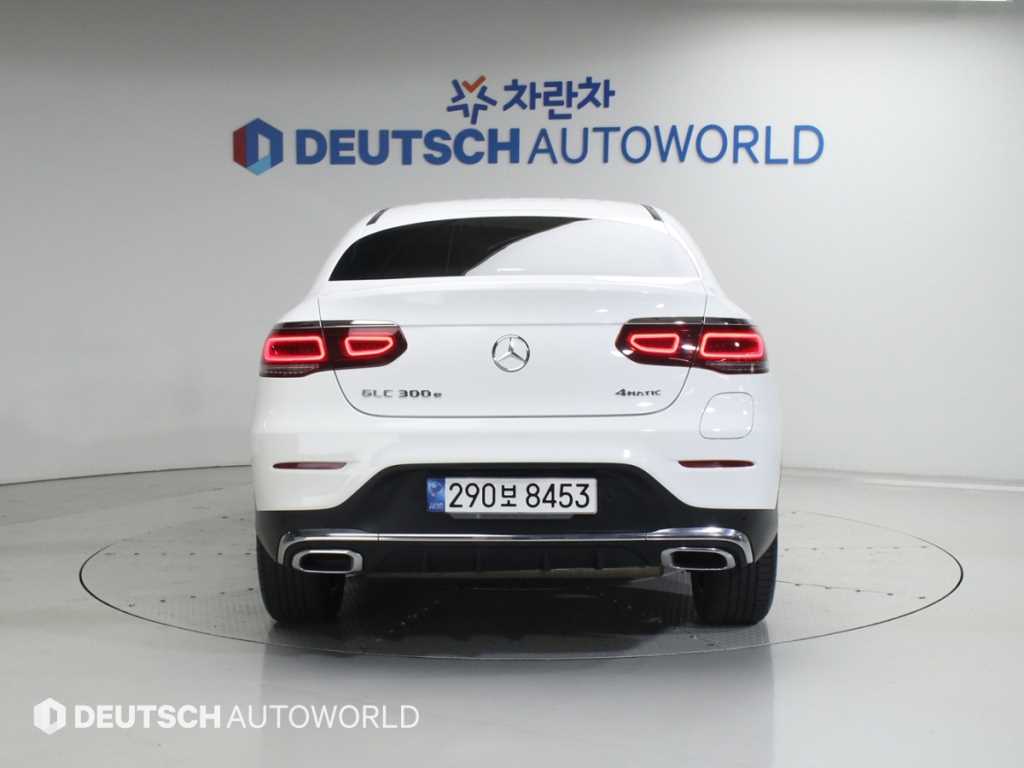 Mercedes Benz GLC Class - Vista 4