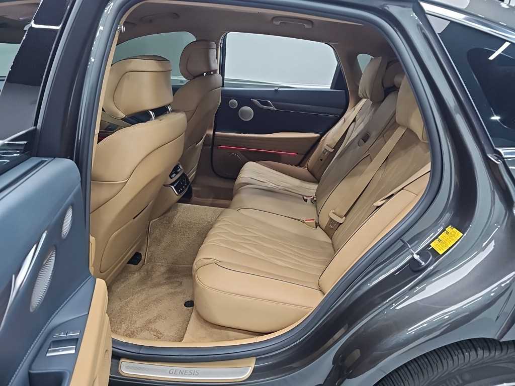 Genesis G80 - Vista 12