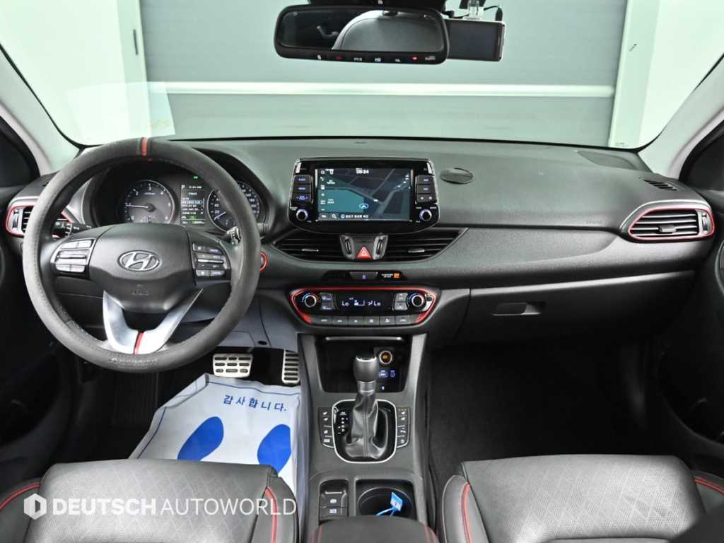 HYUNDAI i30 - Vista 7