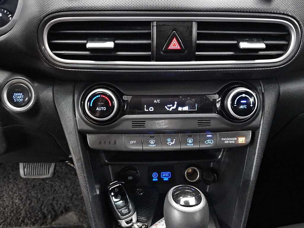 HYUNDAI Kona - Vista 10