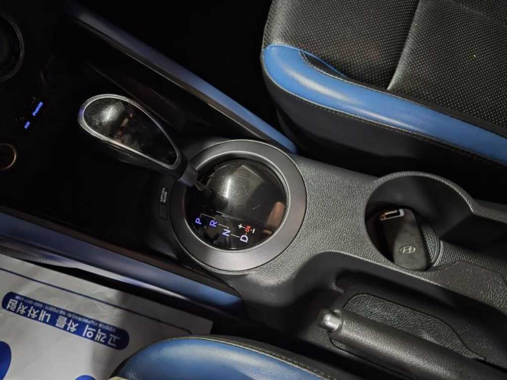 HYUNDAI Veloster - Vista 11