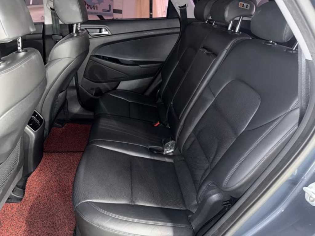 HYUNDAI Tucson - Vista 7