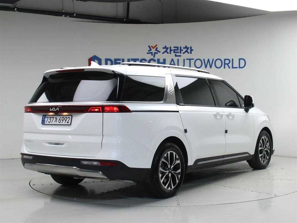 KIA Carnival - Vista 2