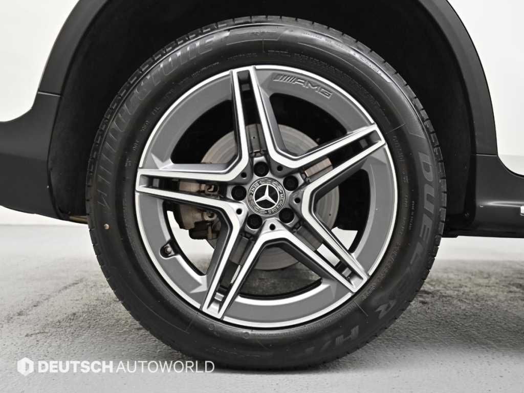 Mercedes Benz GLC Class - Vista 5