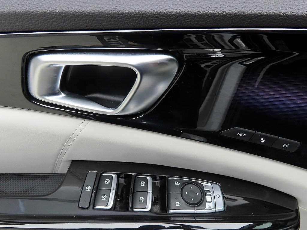 KIA Carnival - Vista 11