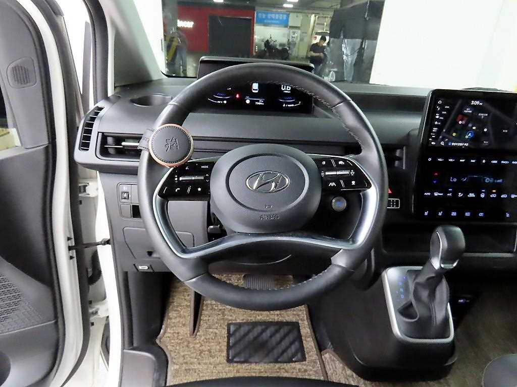 HYUNDAI Staria - Vista 9