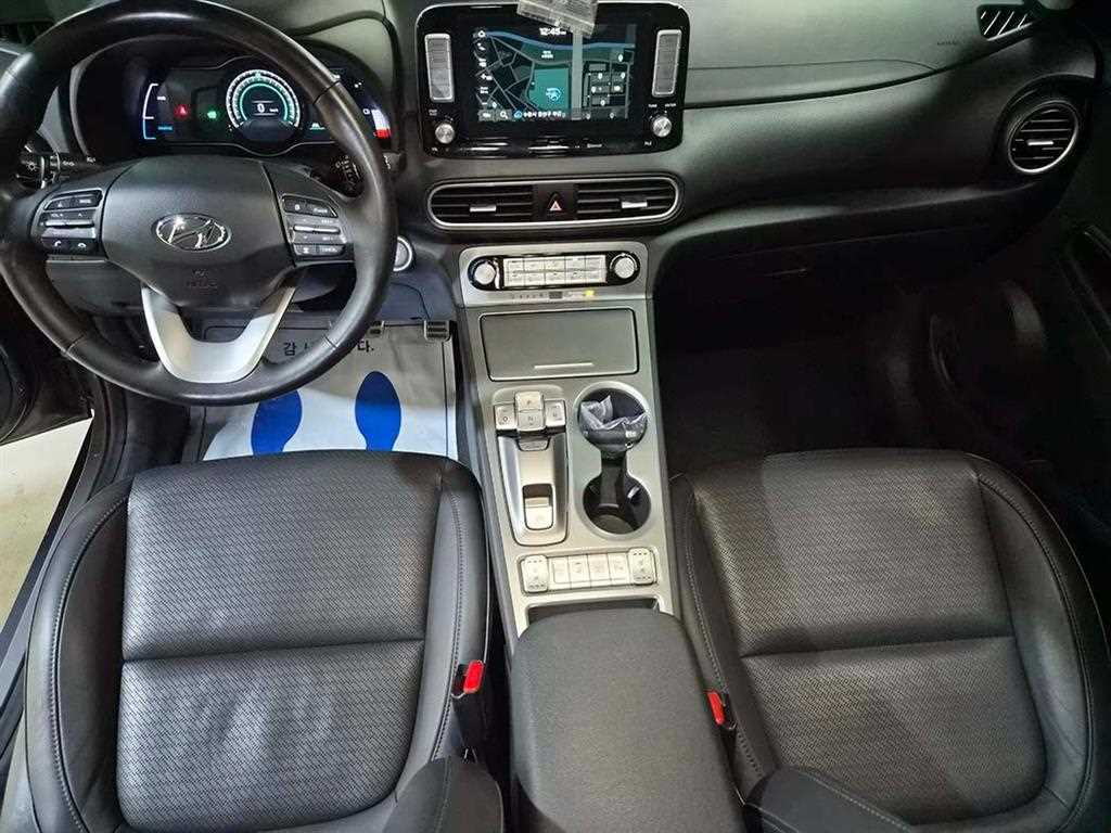 HYUNDAI Kona - Vista 10