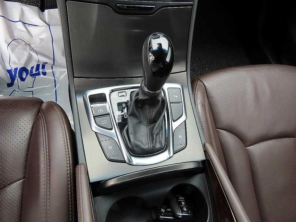 HYUNDAI Grandeur - Vista 10