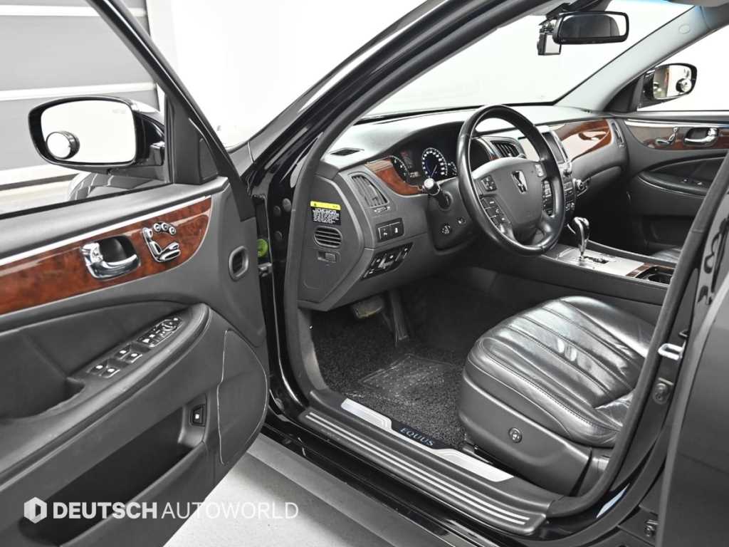 HYUNDAI Equus - Vista 11