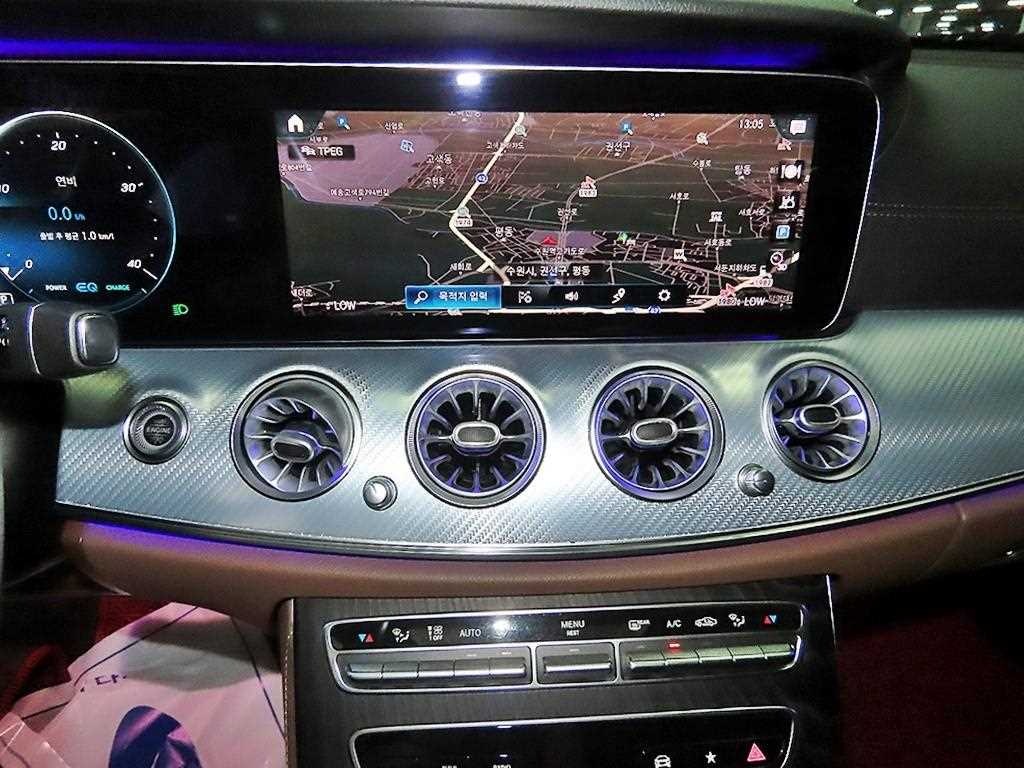 Mercedes Benz E class - Vista 11