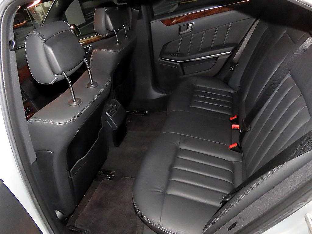 Mercedes Benz E class - Vista 7