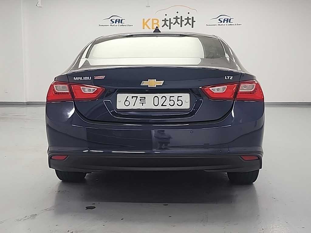 Chevrolet Malibu - Vista 3
