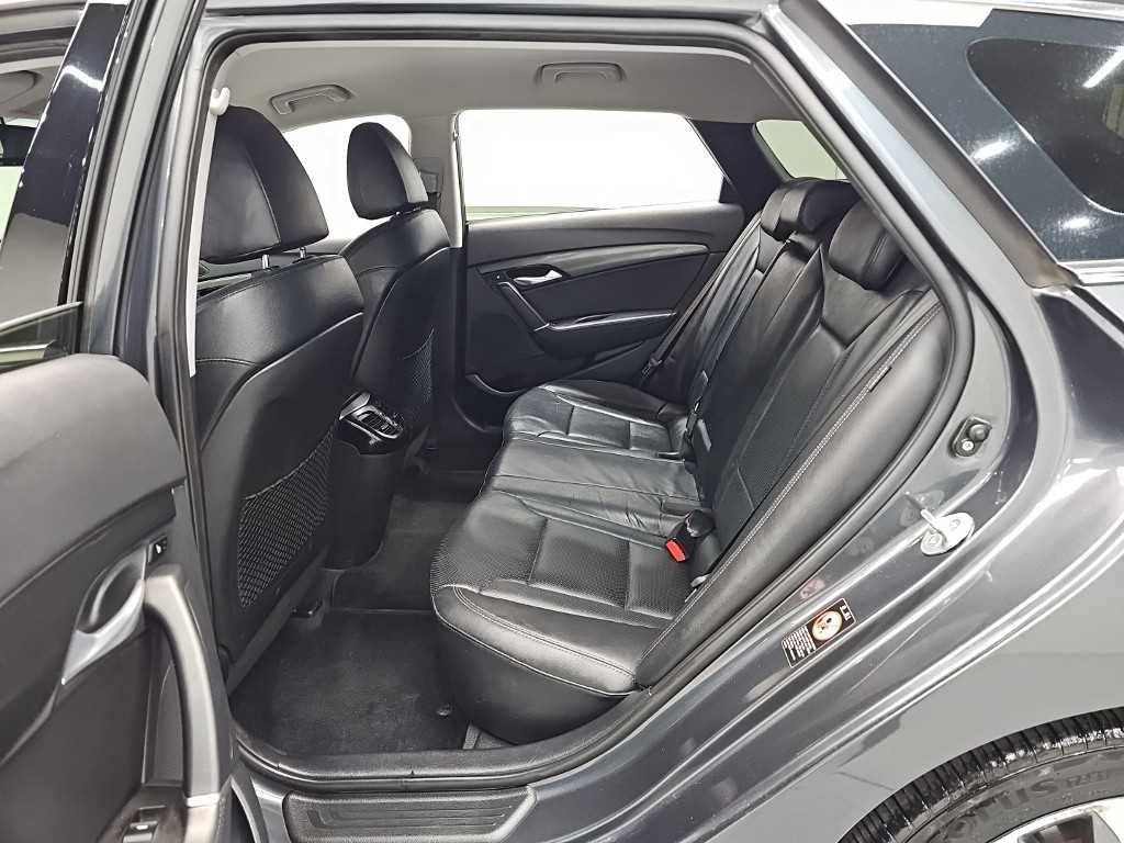 HYUNDAI i40 - Vista 12