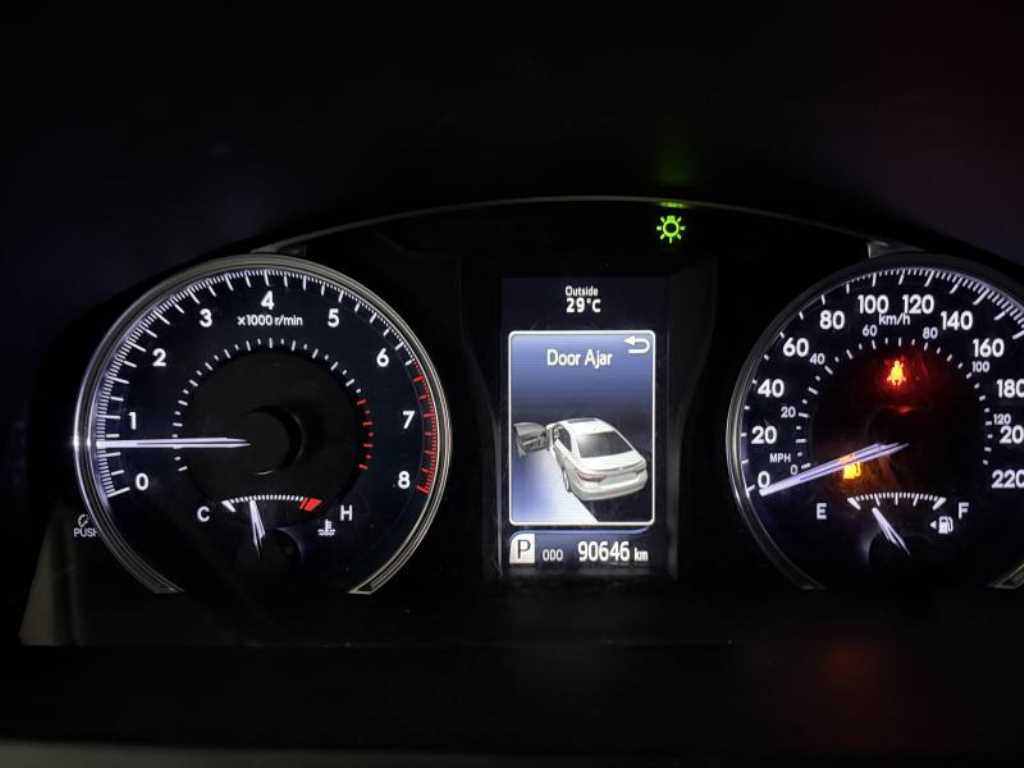 Toyota Camry - Vista 4