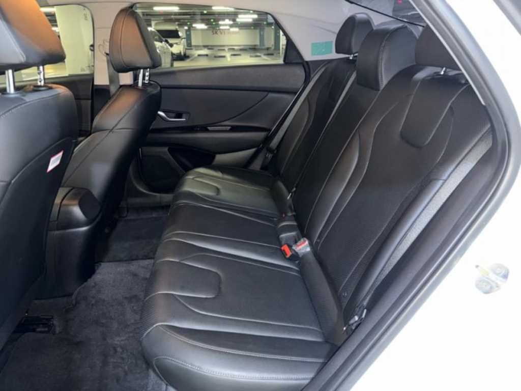 HYUNDAI Avante - Vista 7