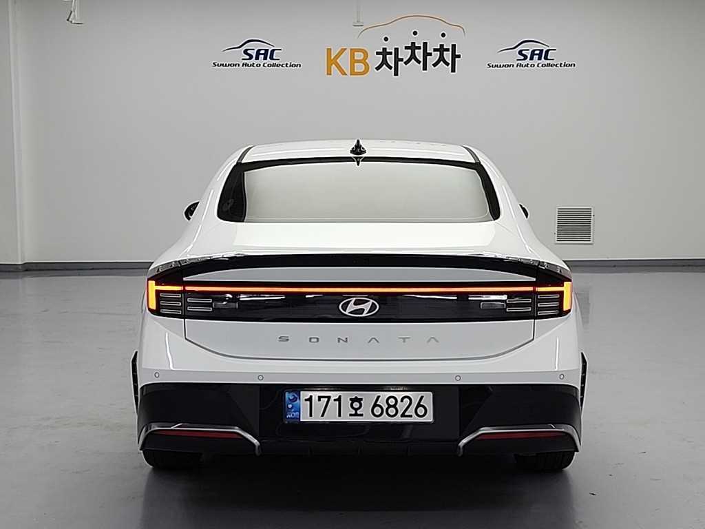 HYUNDAI Sonata - Vista 3