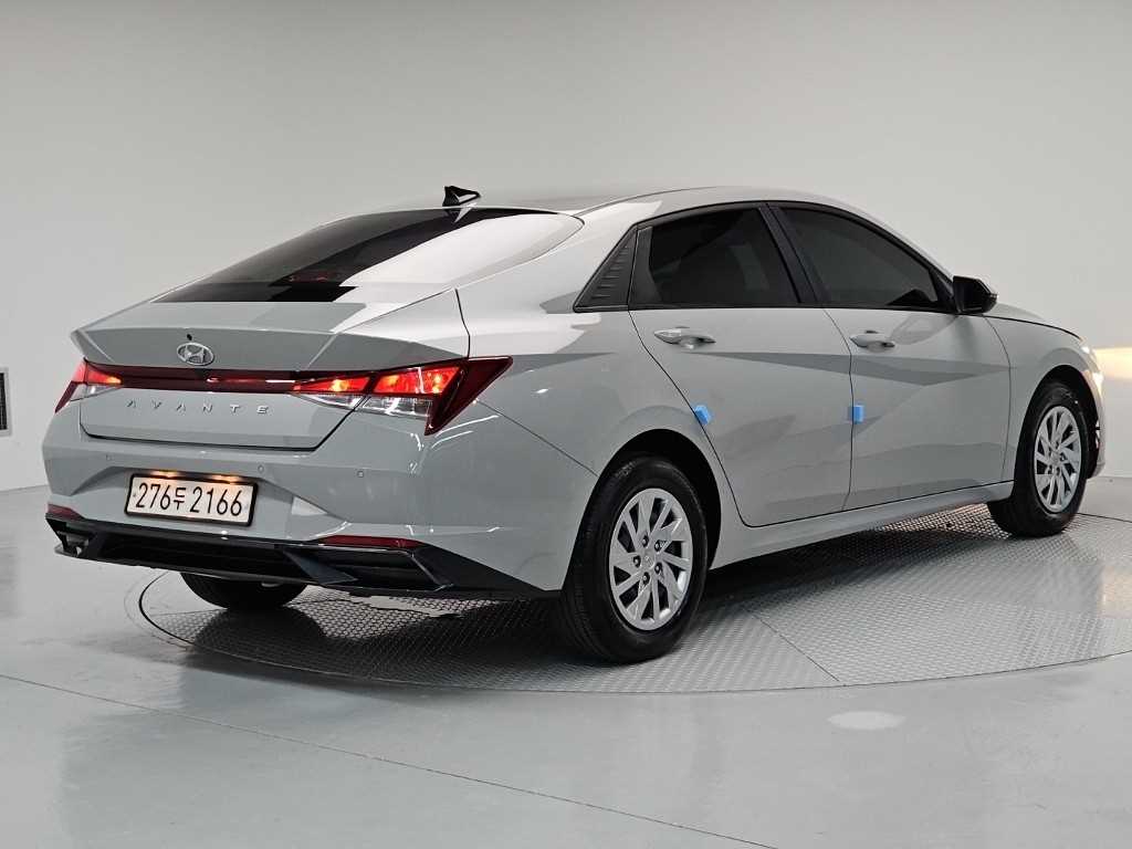 HYUNDAI Avante - Vista 4