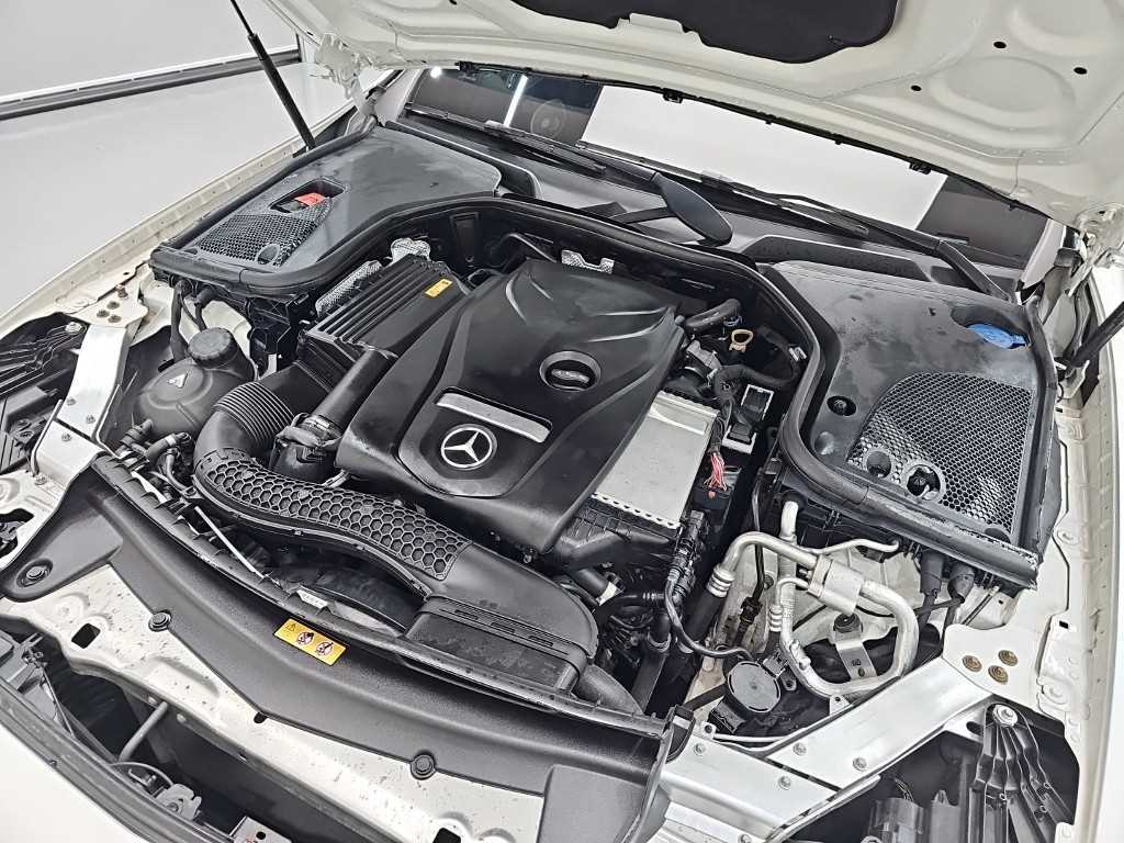 Mercedes Benz E class - Vista 5