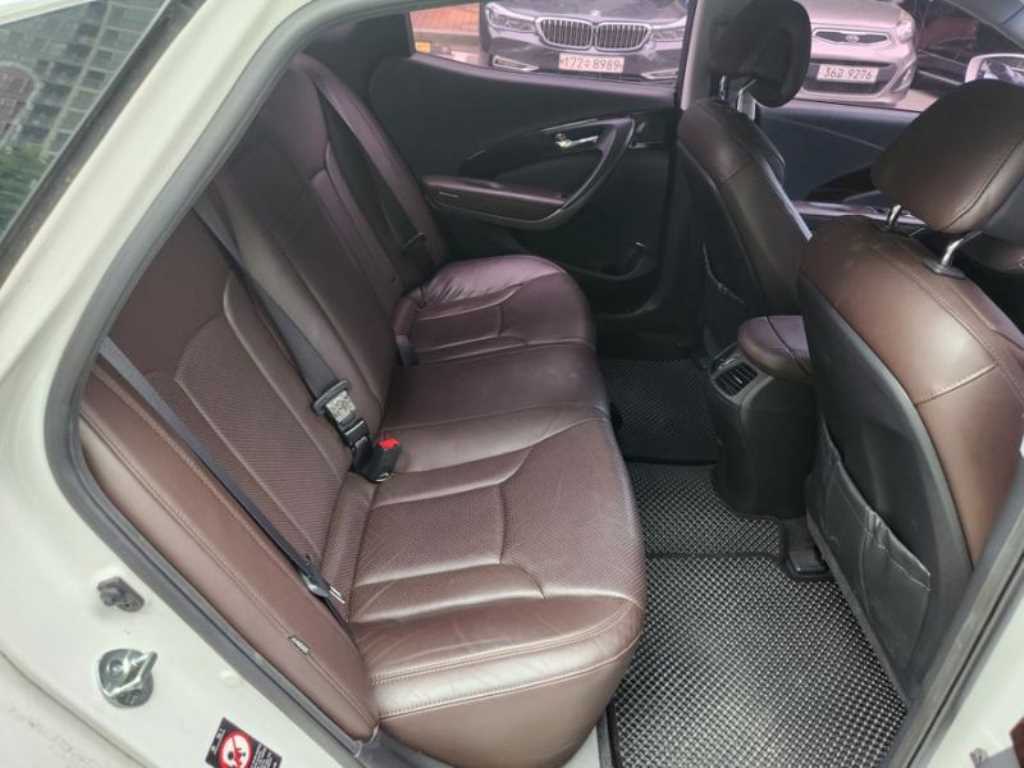 HYUNDAI Grandeur - Vista 7