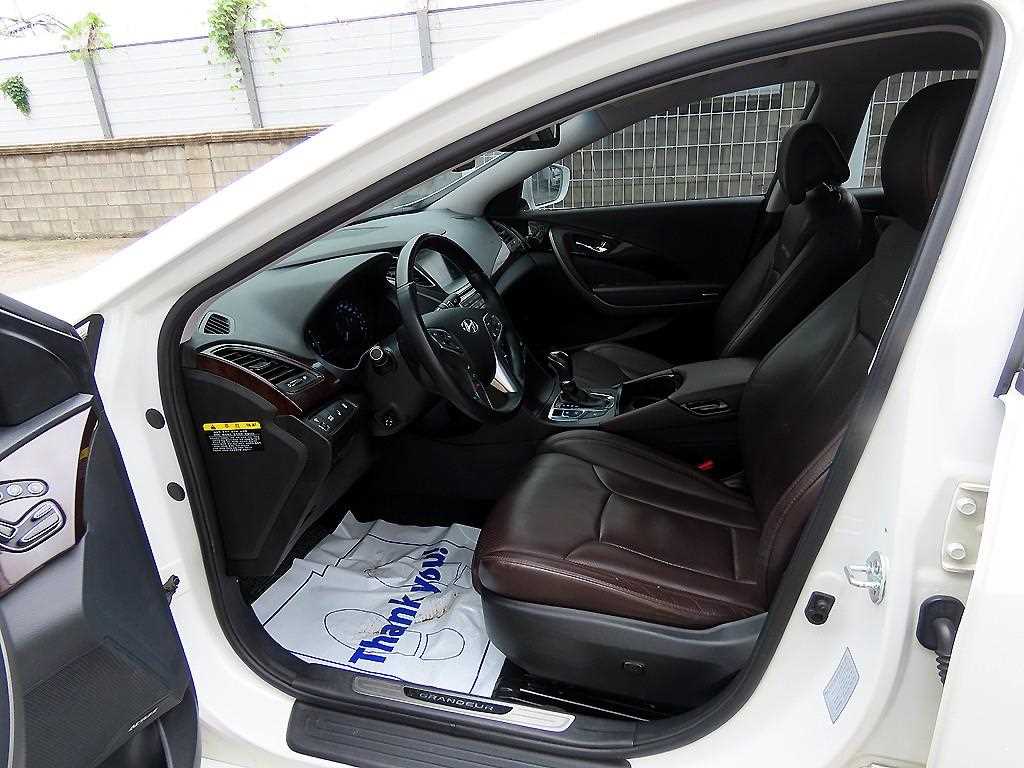 HYUNDAI Grandeur - Vista 5