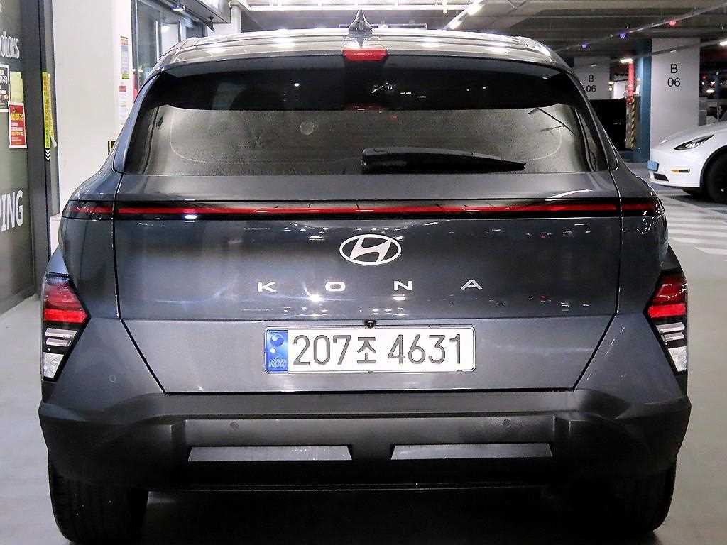 HYUNDAI Kona - Vista 5