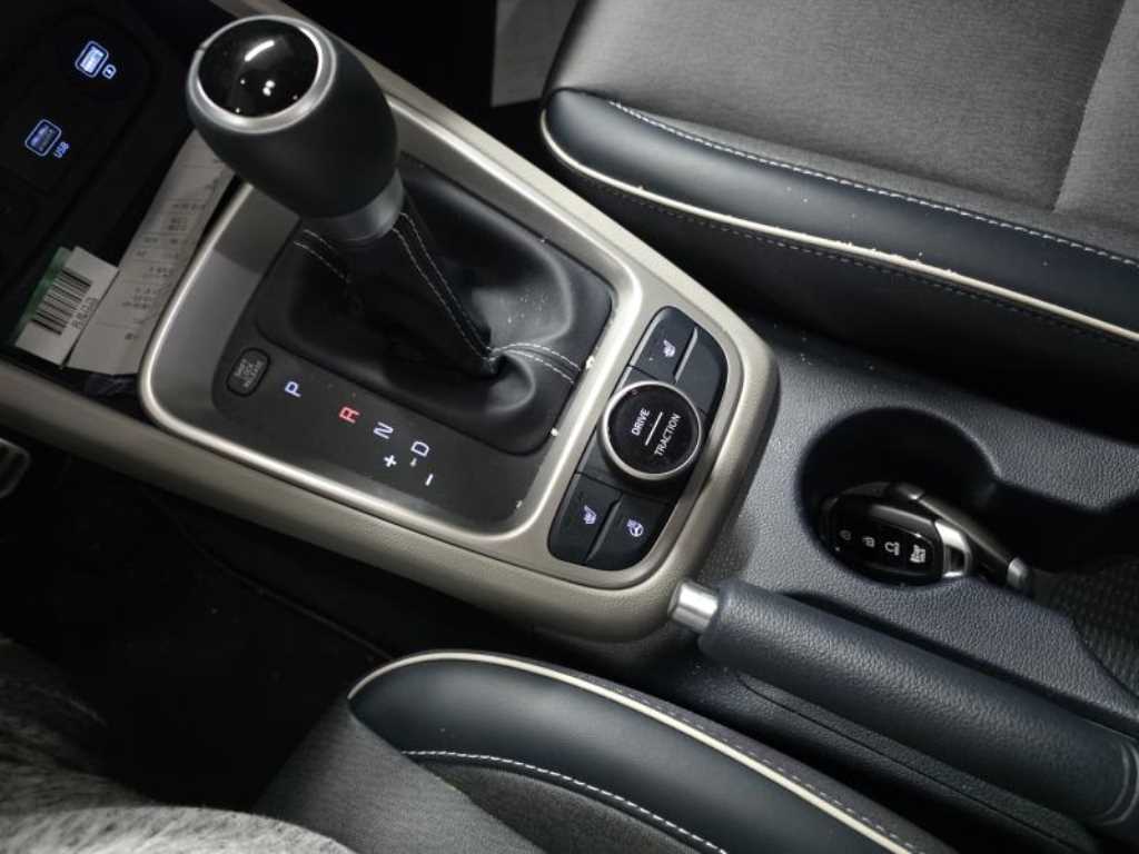 HYUNDAI Venue - Vista 4