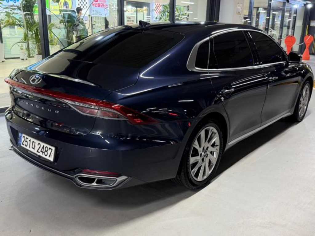HYUNDAI Grandeur - Vista 4