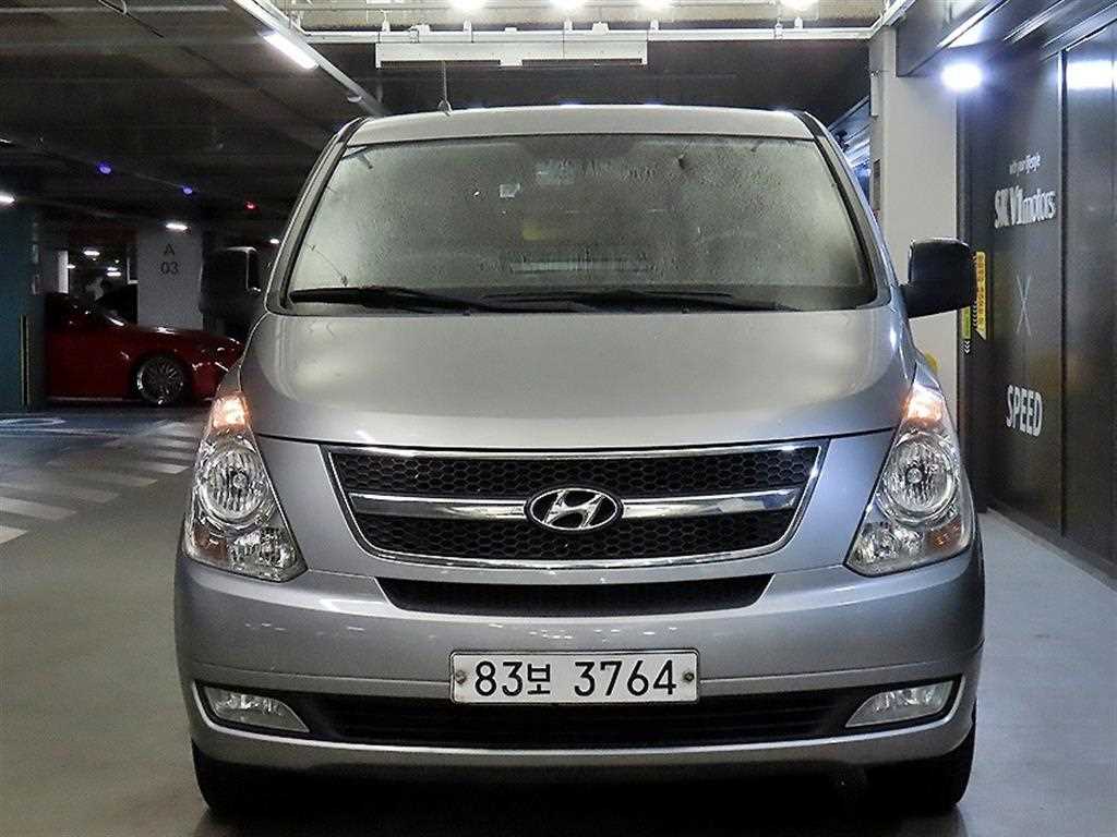 HYUNDAI Starex - Vista 2