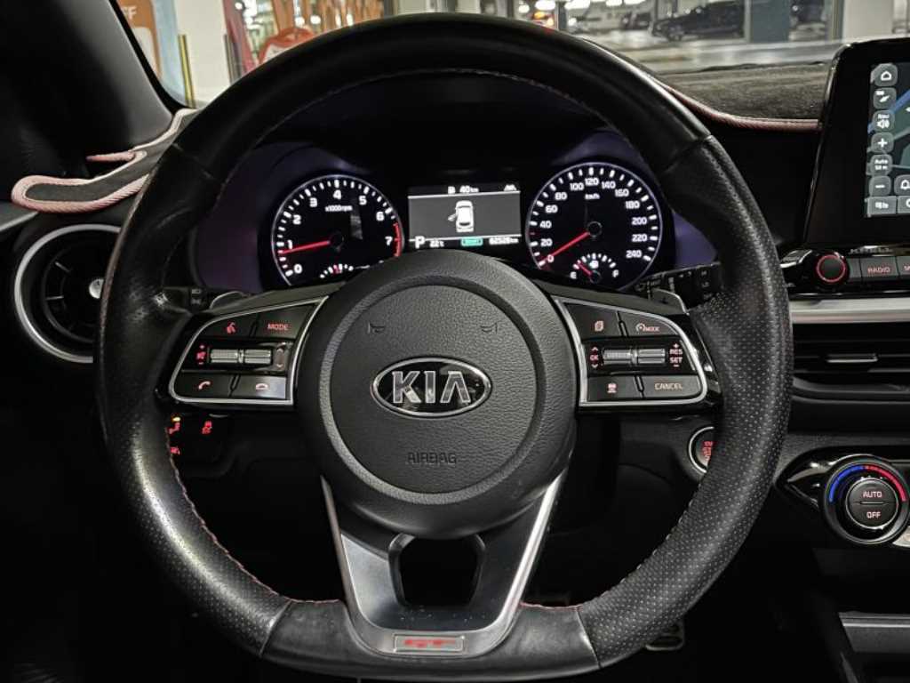 KIA K3 - Vista 10