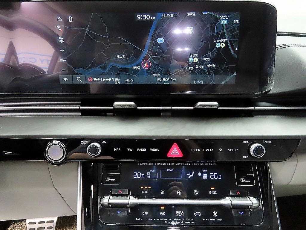 KIA Carnival - Vista 12