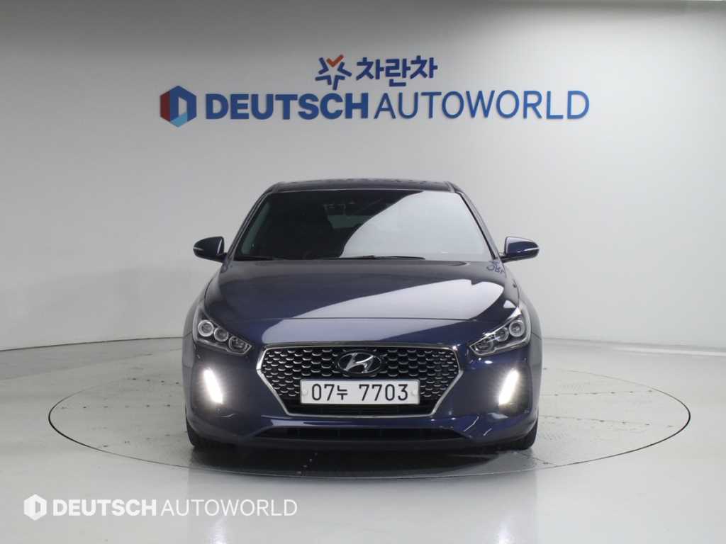 HYUNDAI i30 - Vista 3