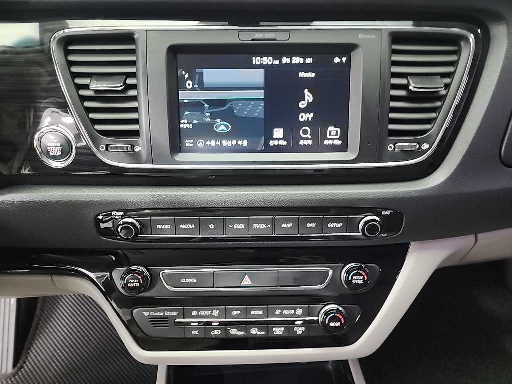 KIA Carnival - Vista 10