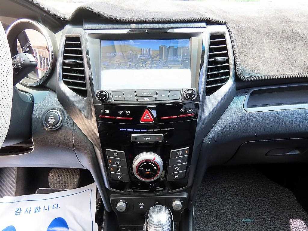 Ssangyong Tivoli 2017 Blanco - Importación desde Corea - HF Imports Iquique - Foto 13