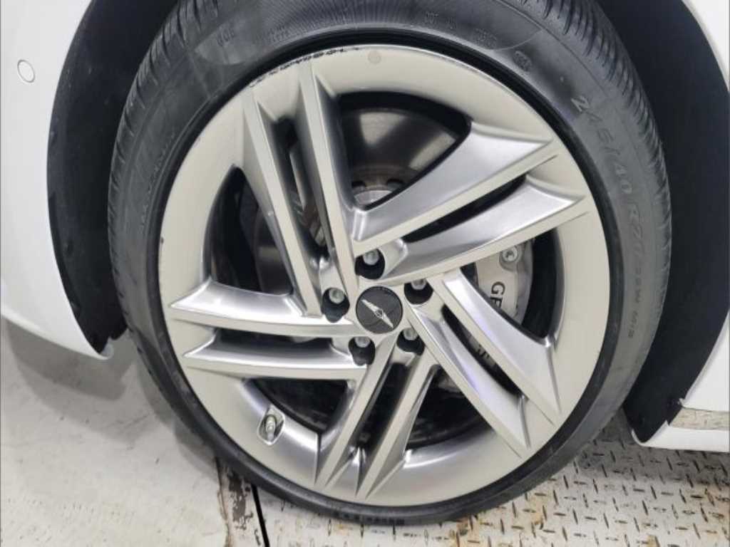Genesis G80 - Vista 7