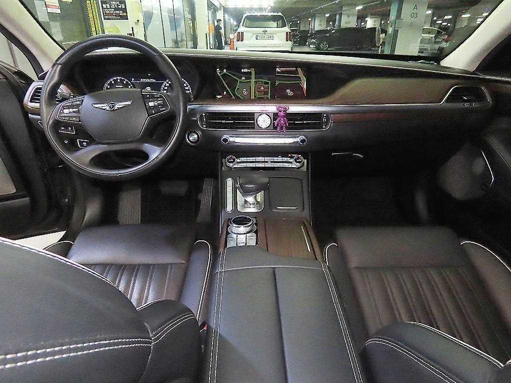 Genesis G90 - Vista 6