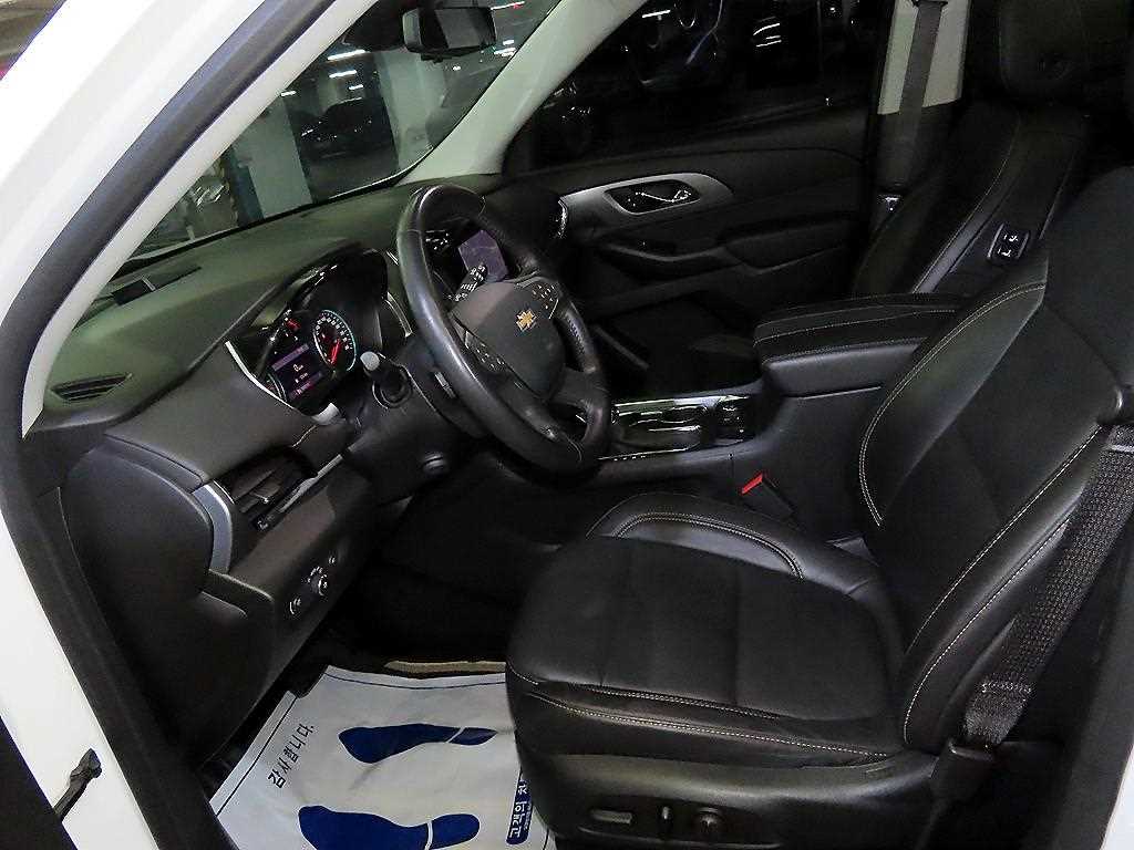 Chevrolet Travers - Vista 6