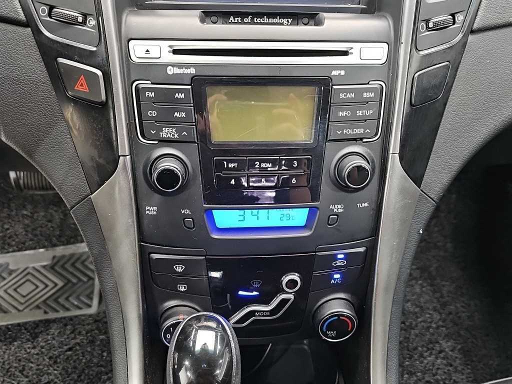HYUNDAI Sonata - Vista 10