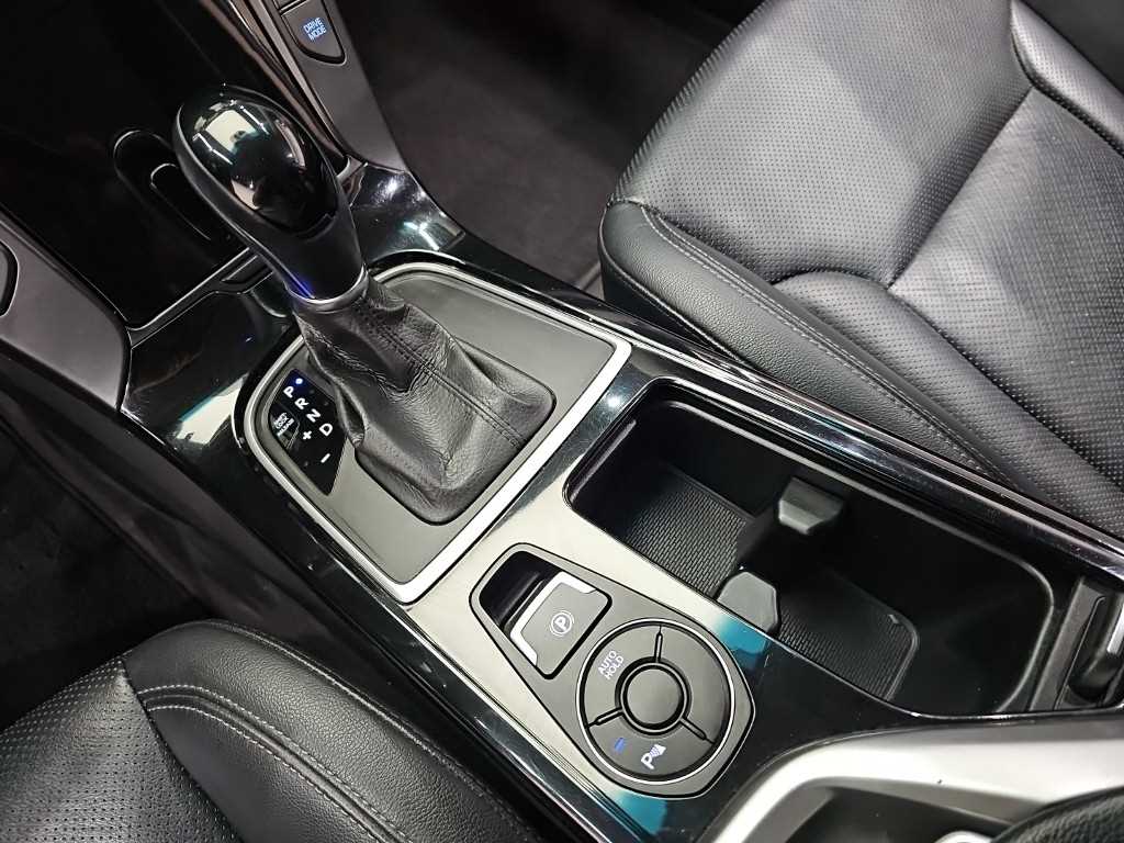 HYUNDAI i40 - Vista 8