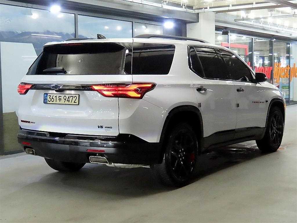 Chevrolet Travers - Vista 4