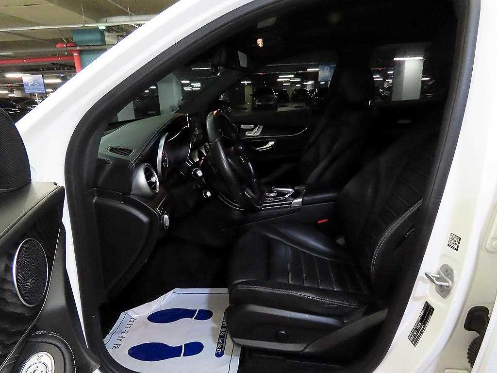 Mercedes Benz GLC Class - Vista 6