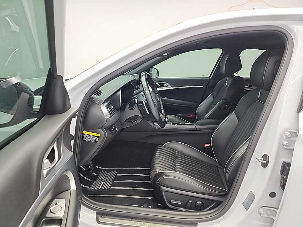 Genesis G70 - Vista 11