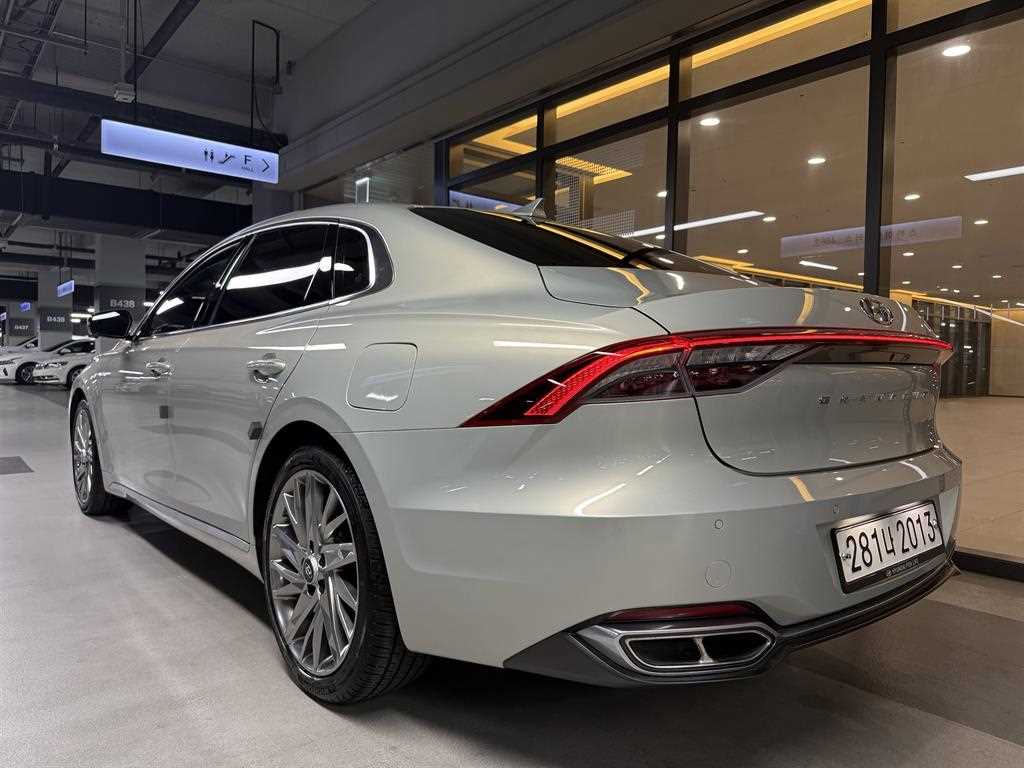 HYUNDAI Grandeur - Vista 4
