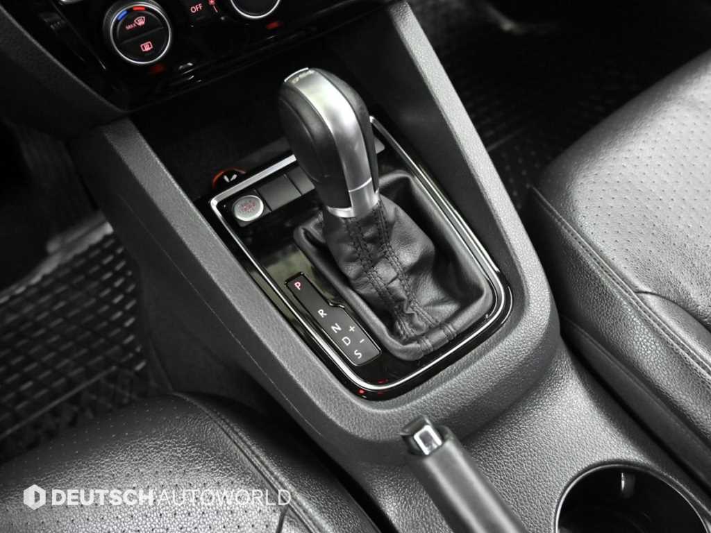 Volkswagen Jetta - Vista 9